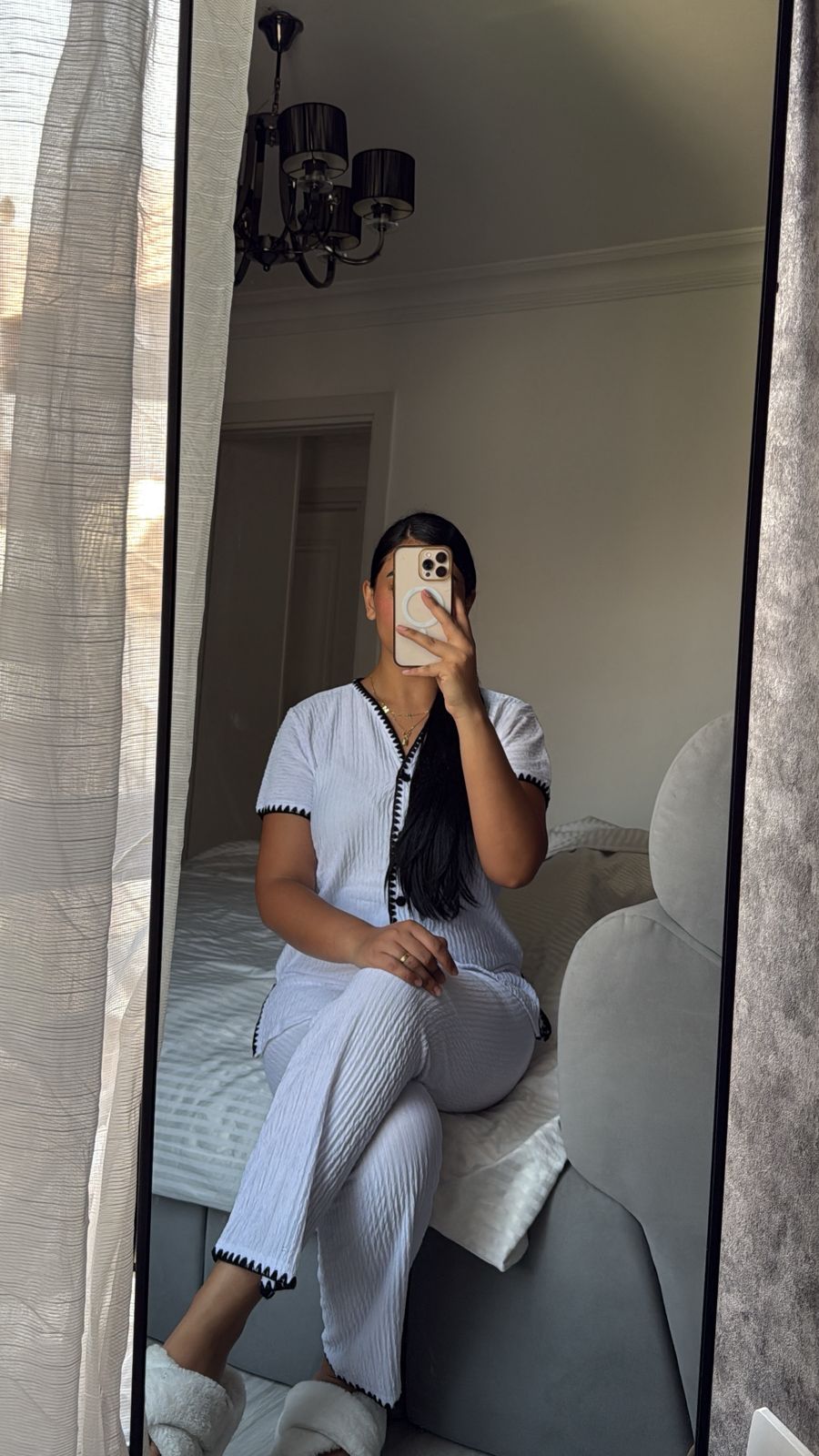 Korishie - off White