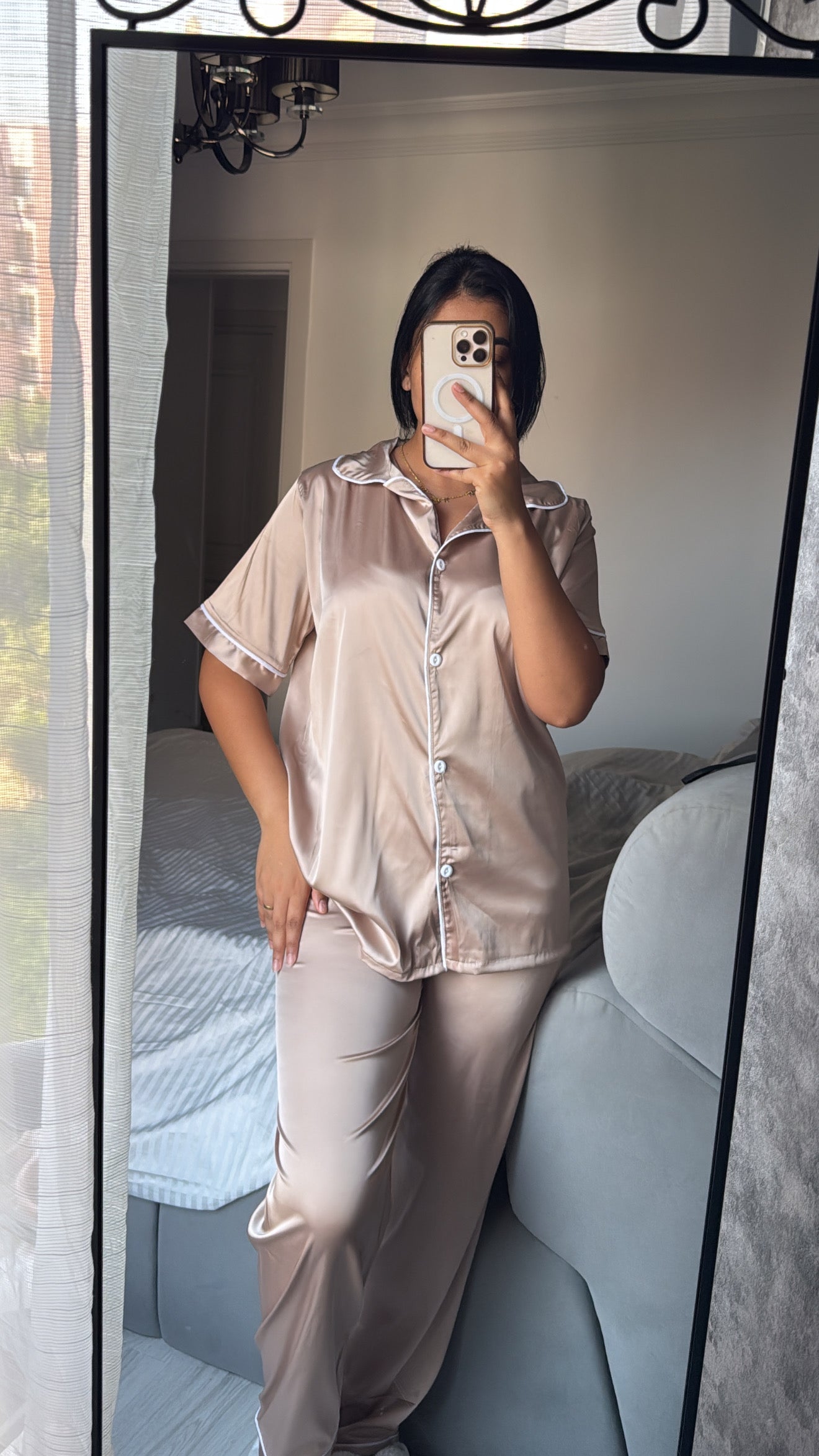 Royal Satin 004 - Biege